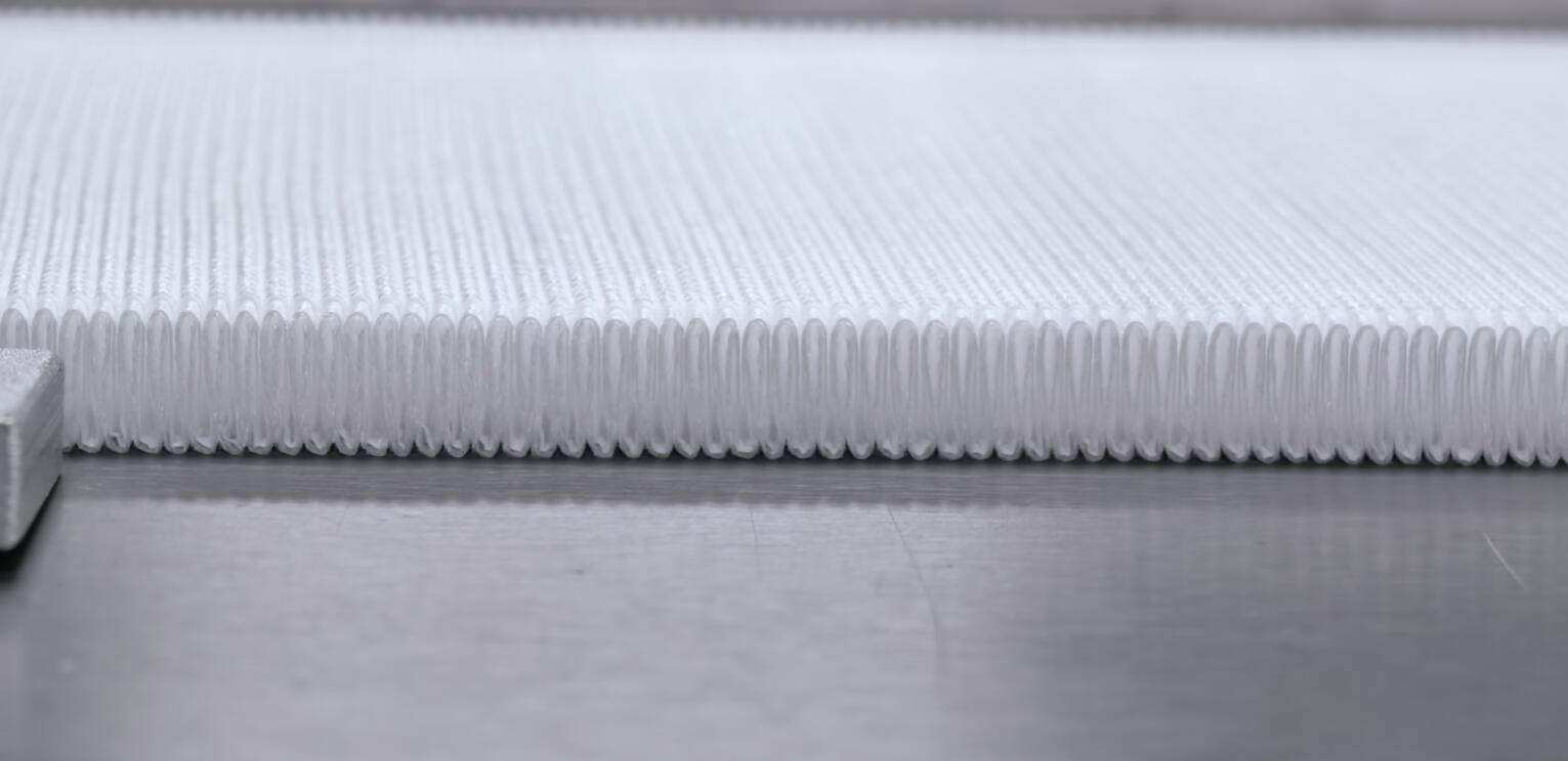 A side-by-side photo showing a collapsed filter next to a structurally sound one.